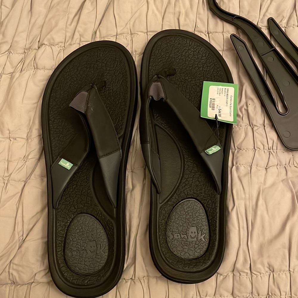 Sanuk Beer cozy sandals. Size 14